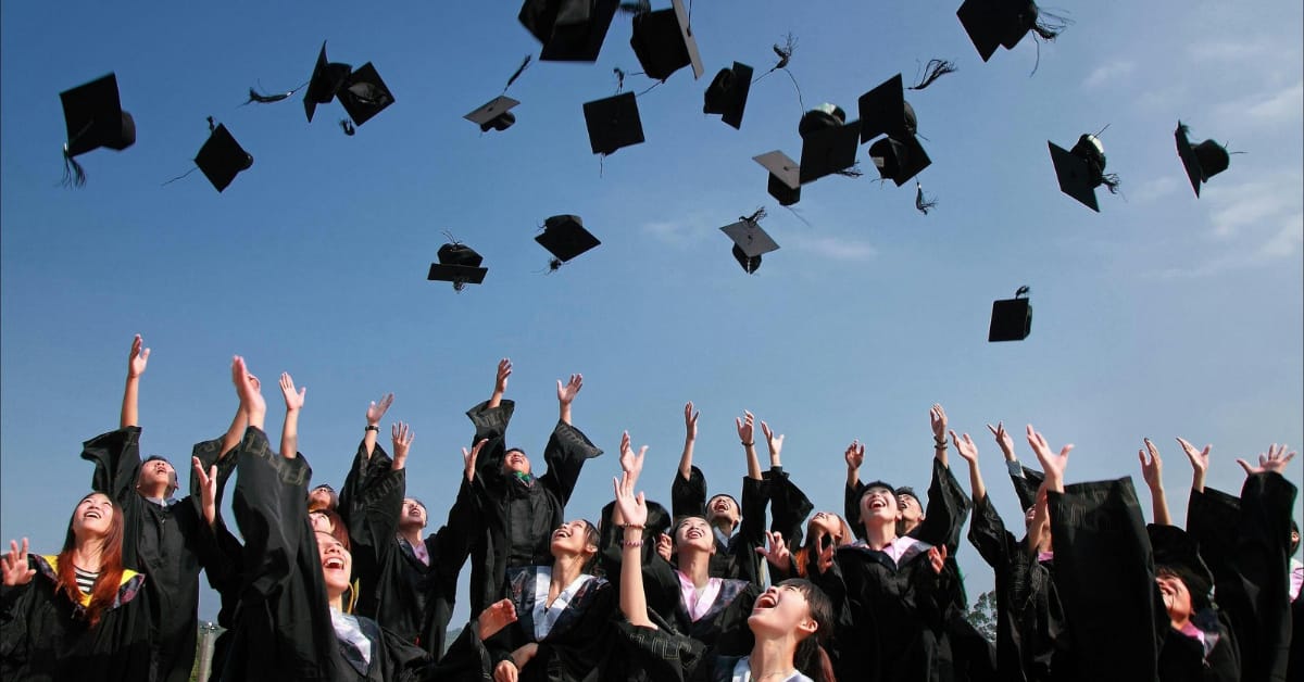 Are College Grads Being Replaced by AI? The Harsh New Reality of Breaking into Tech 2025